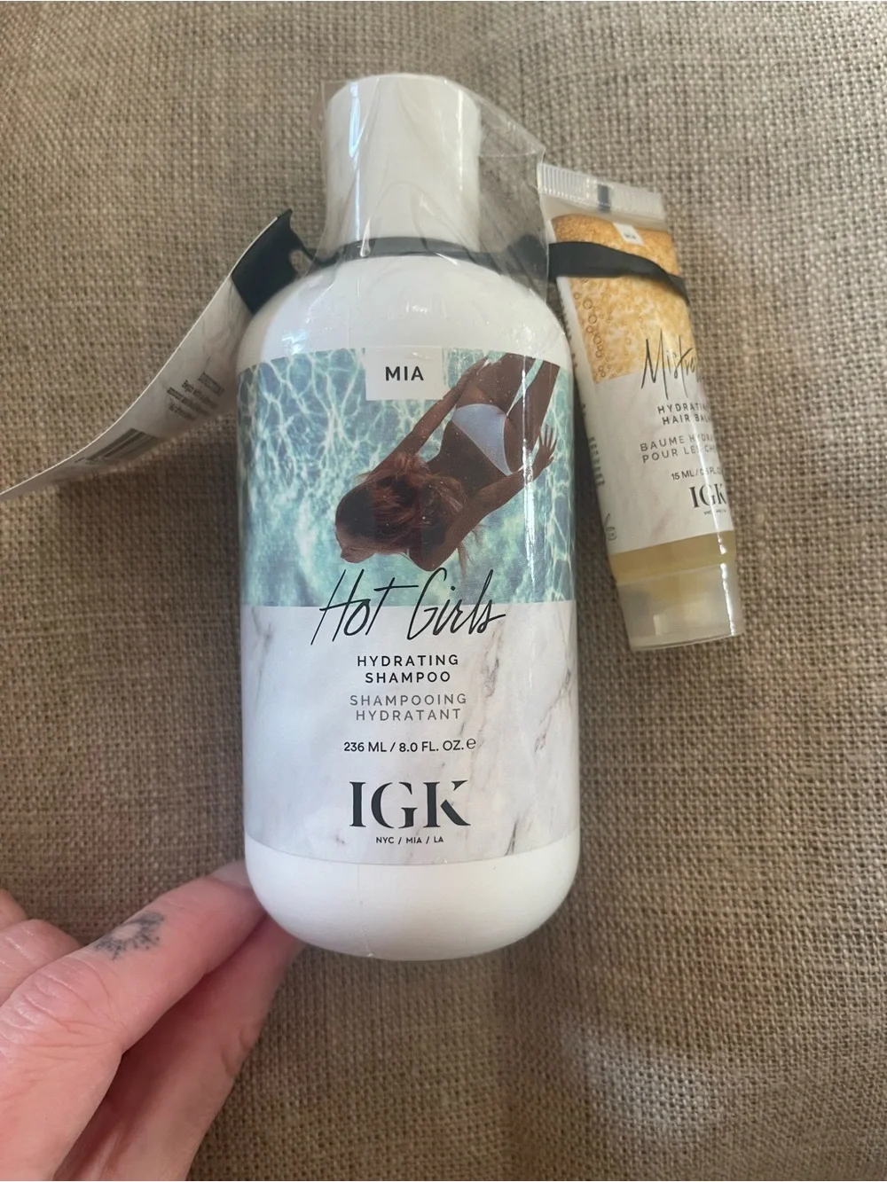 IGK Hot Girls Hydrating Shampoo with free gift